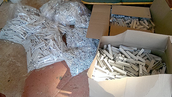 The sus-PEN-ded stationary holder